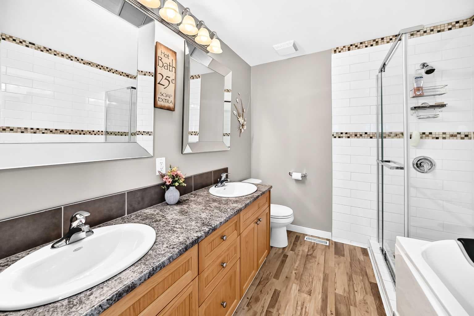 325 Luxstone Green SW