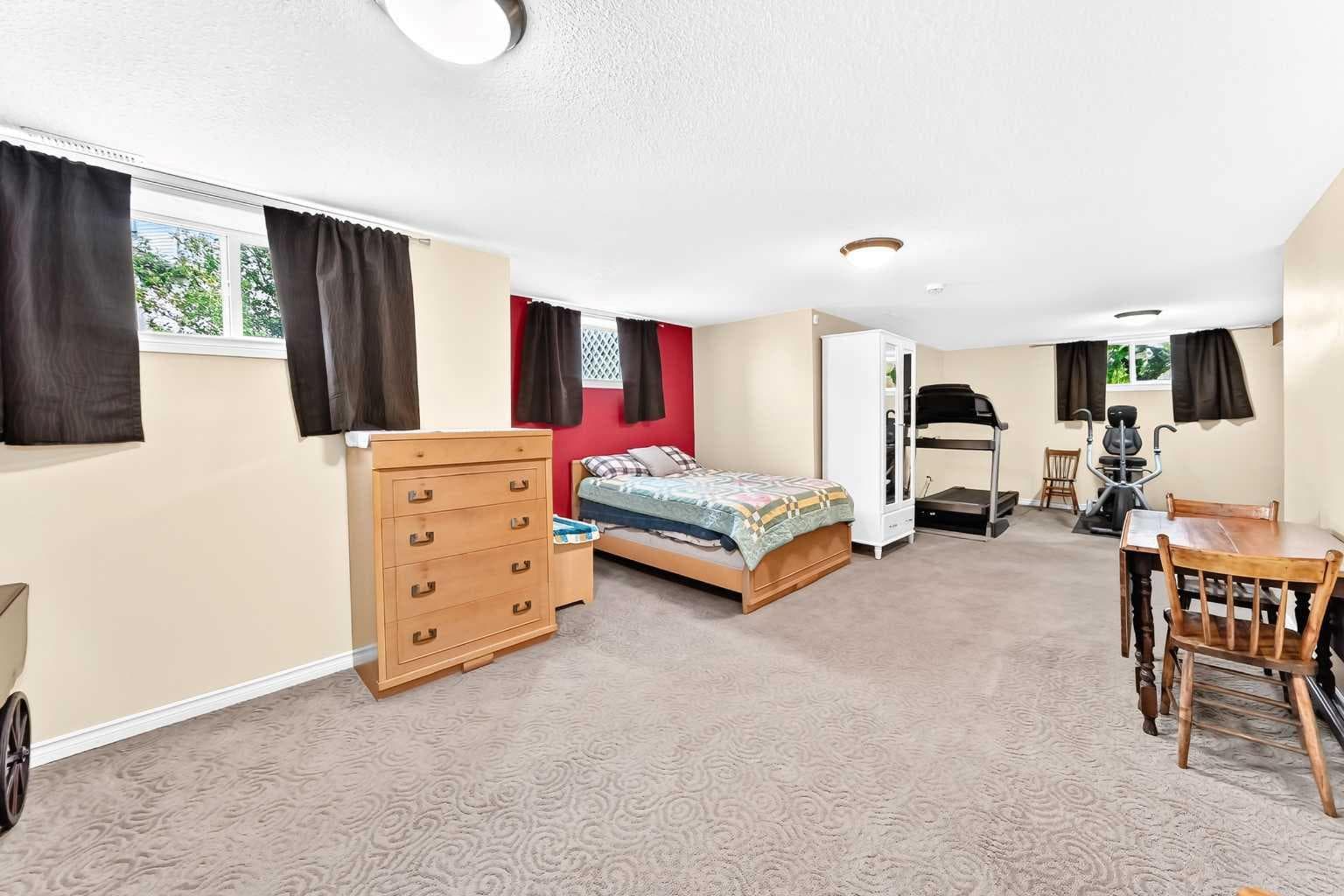 325 Luxstone Green SW