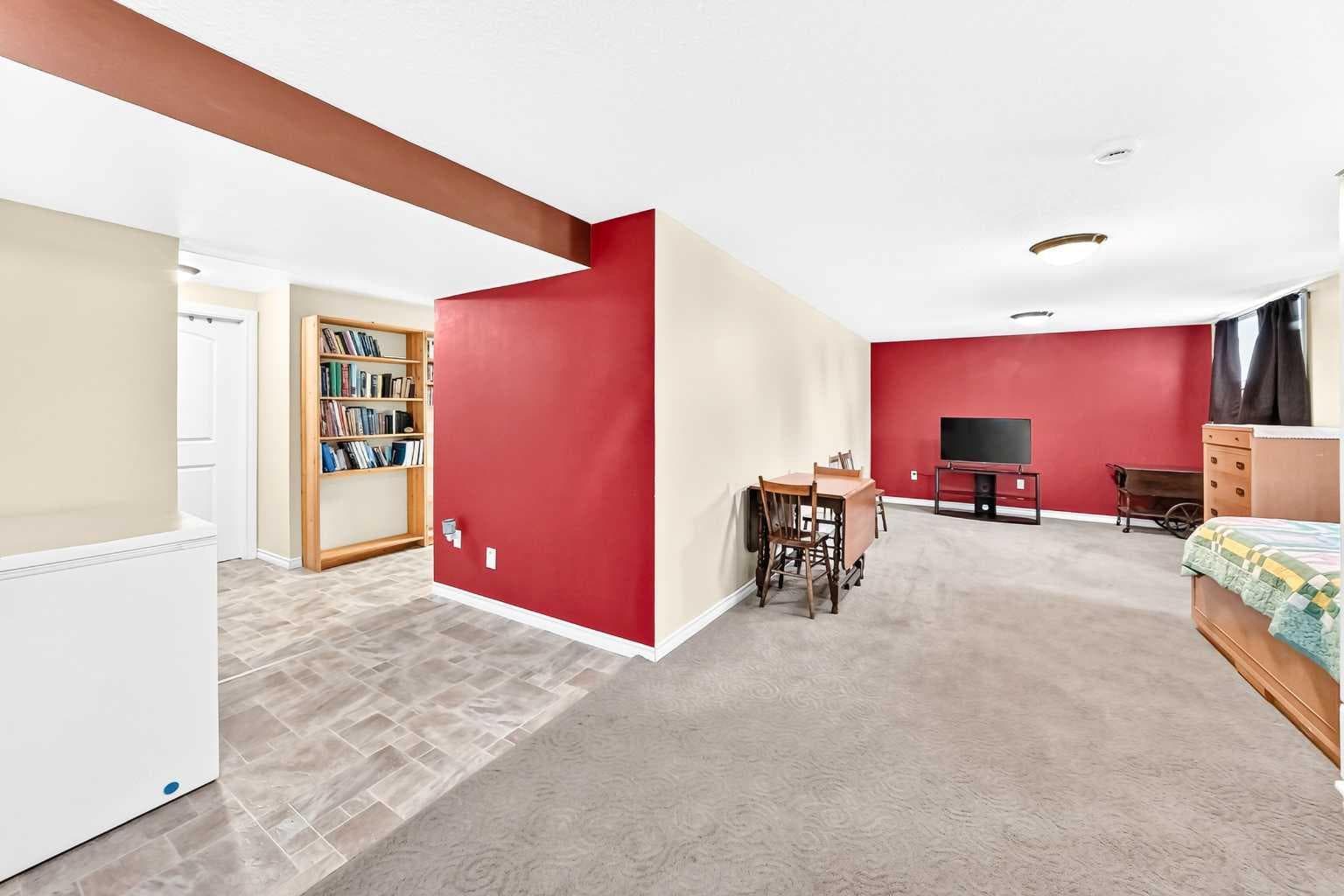 325 Luxstone Green SW