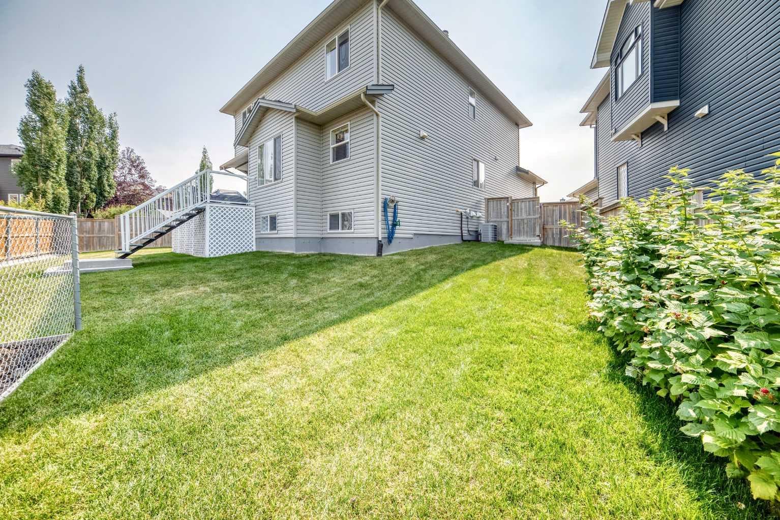 325 Luxstone Green SW