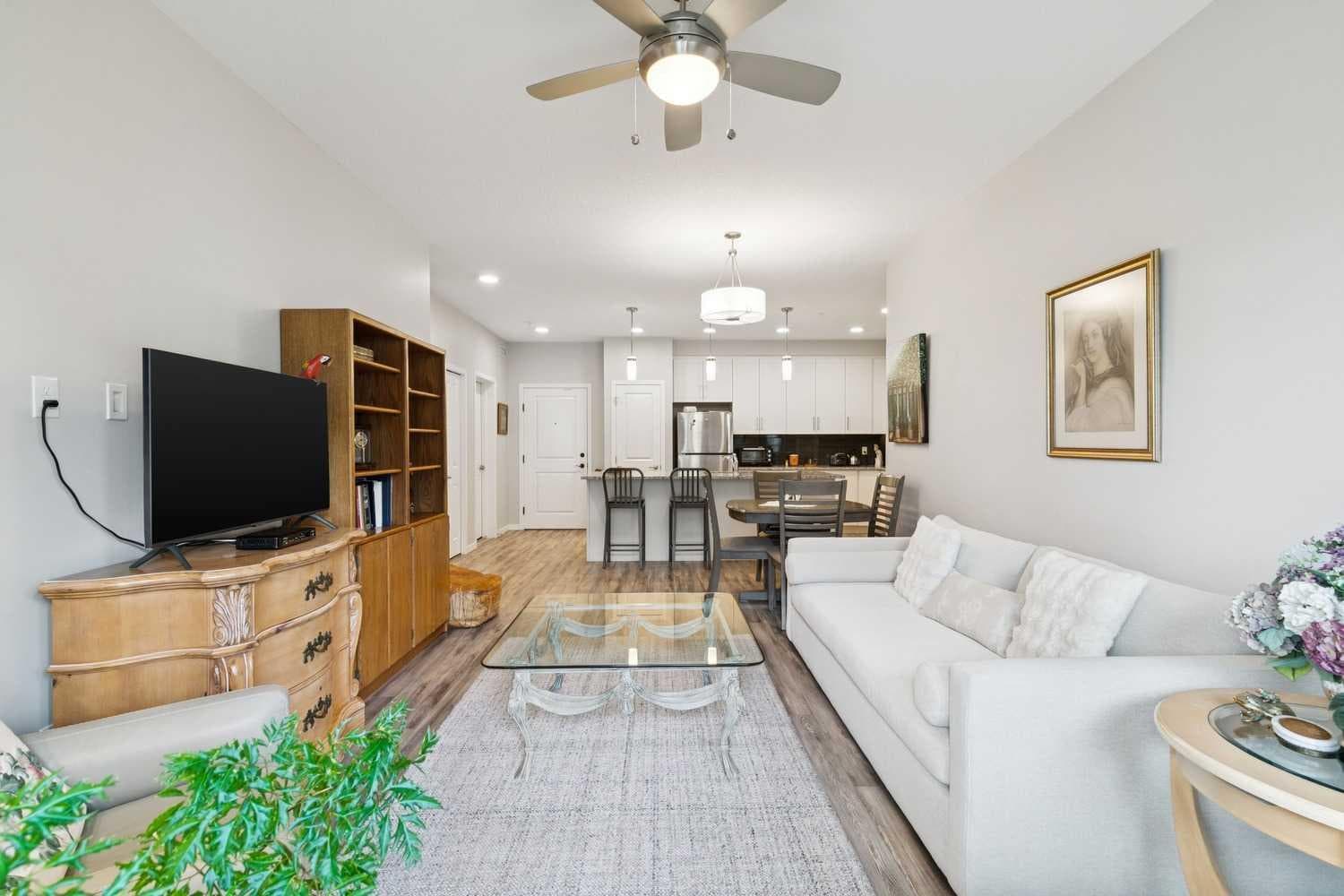 312, 20 Mahogany Mews SE