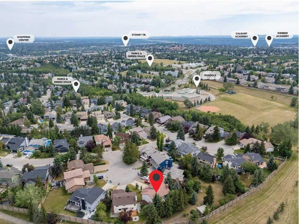 119 Strathbury Bay SW
