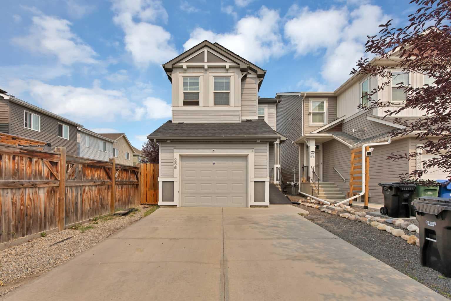256 Auburn Glen Close SE