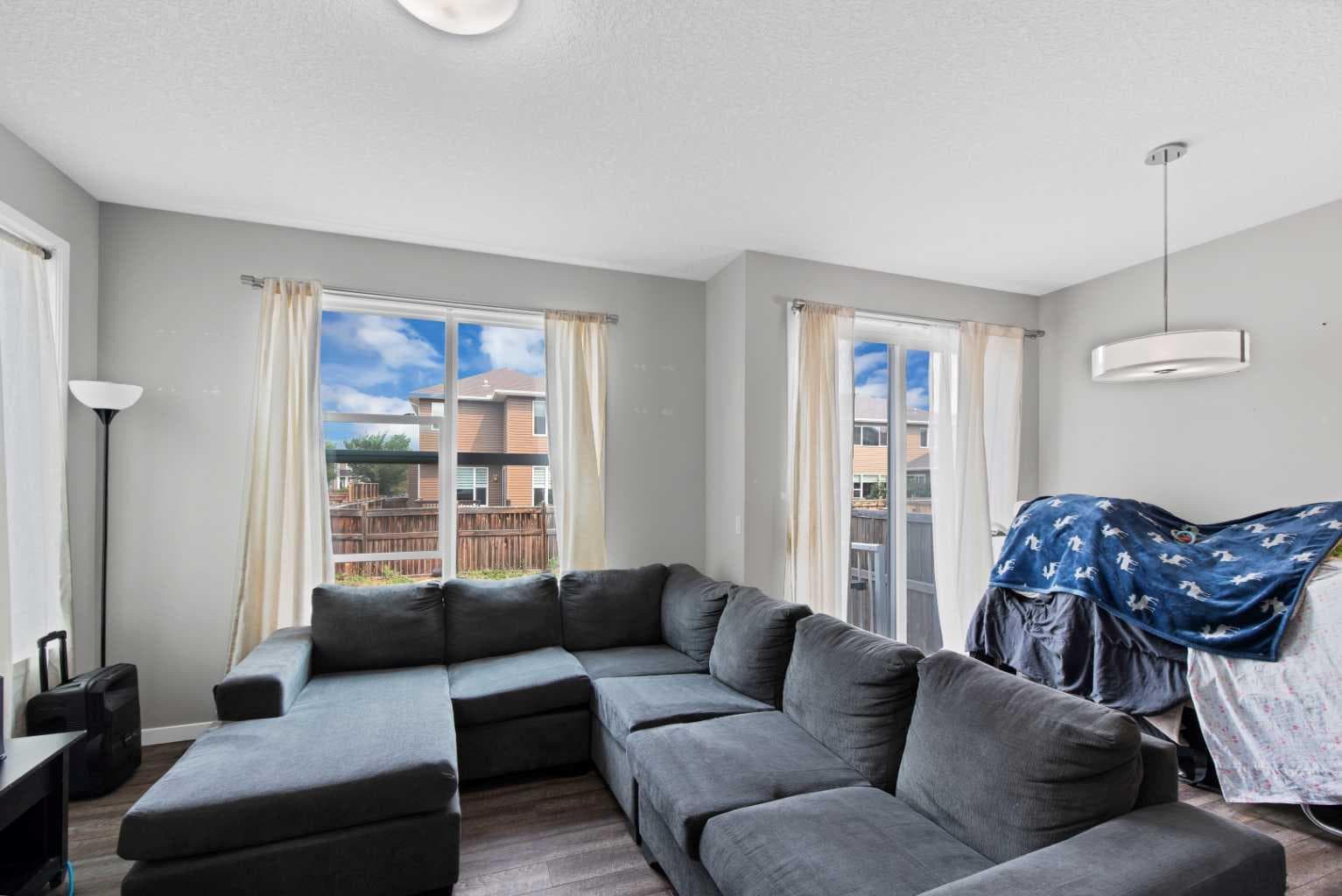 256 Auburn Glen Close SE
