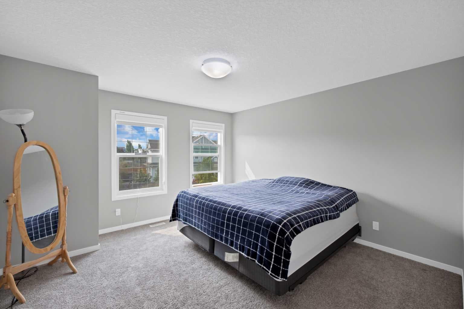 256 Auburn Glen Close SE