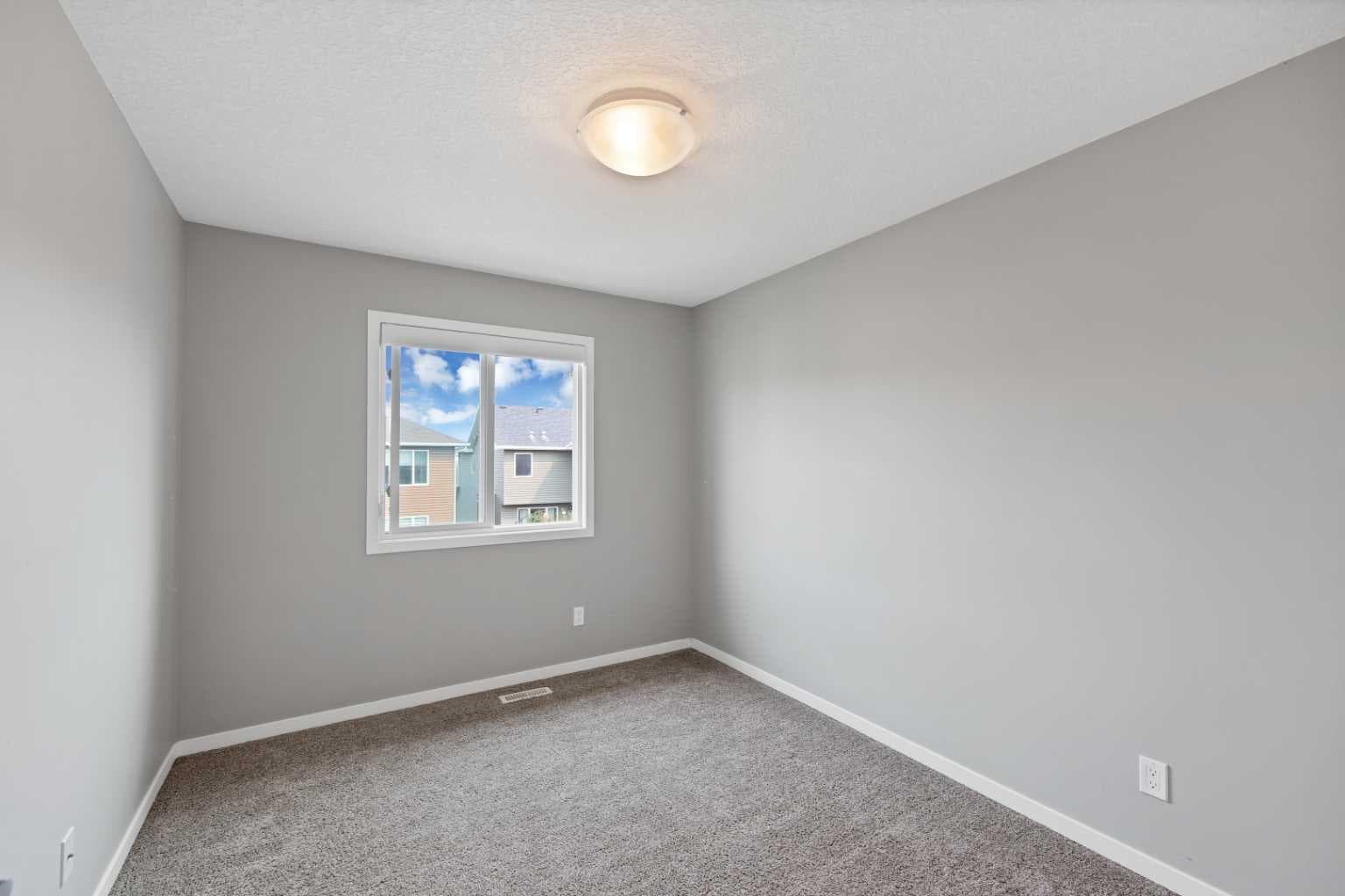 256 Auburn Glen Close SE