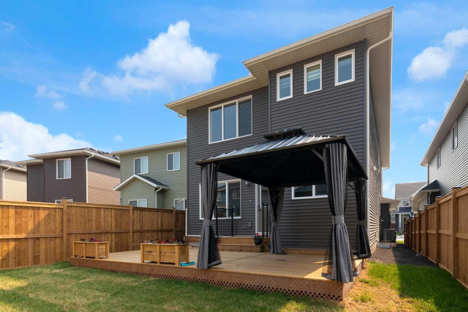 541 Baywater Manor SW