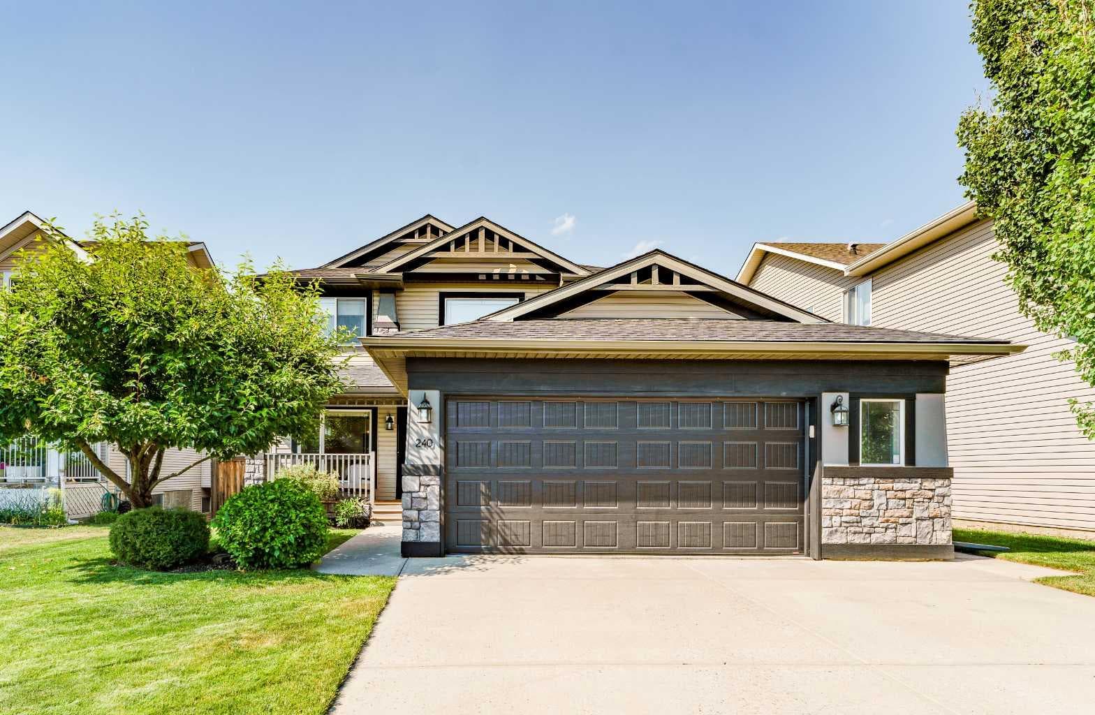 240 Willowmere Close 