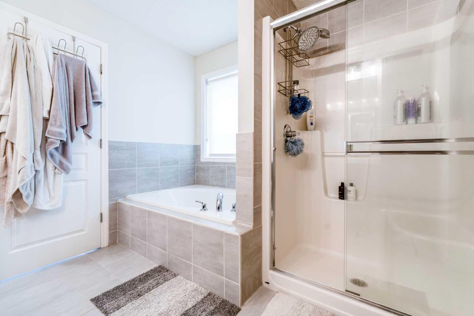 240 Willowmere Close 