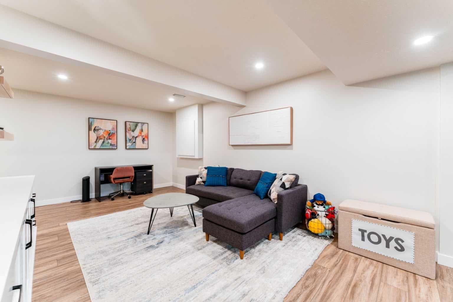 240 Willowmere Close 