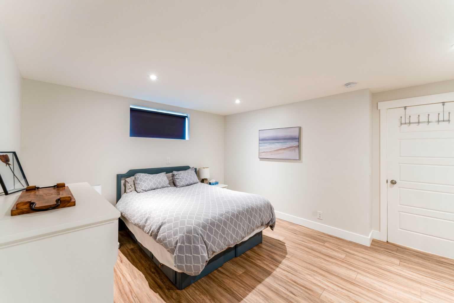 240 Willowmere Close 