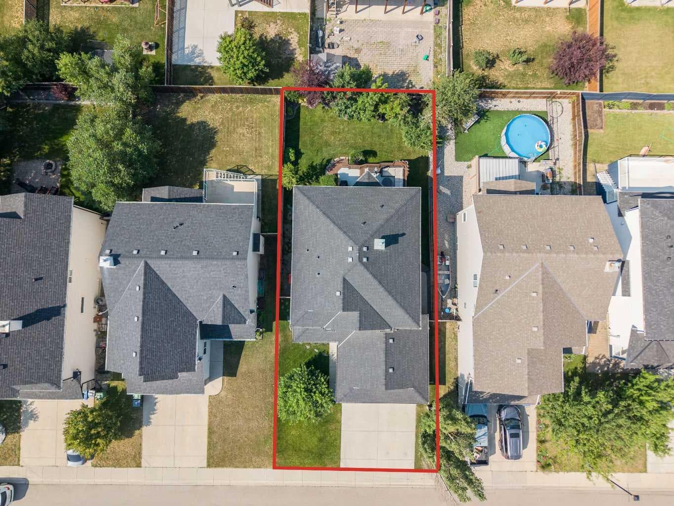 240 Willowmere Close 