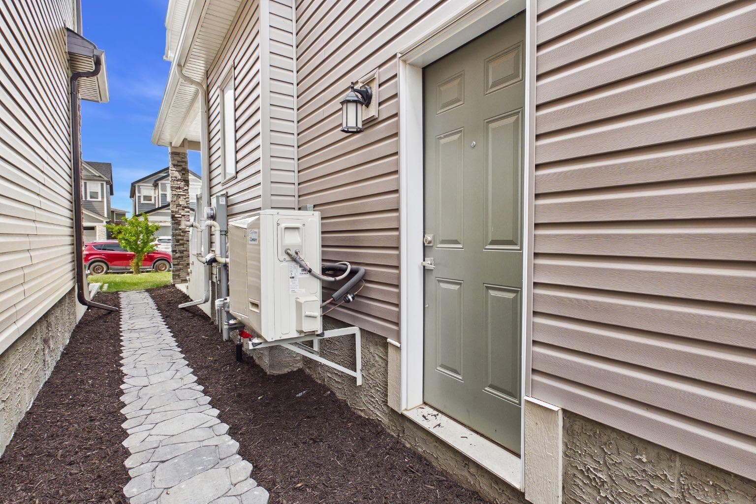 66 Legacy Glen Crescent SE