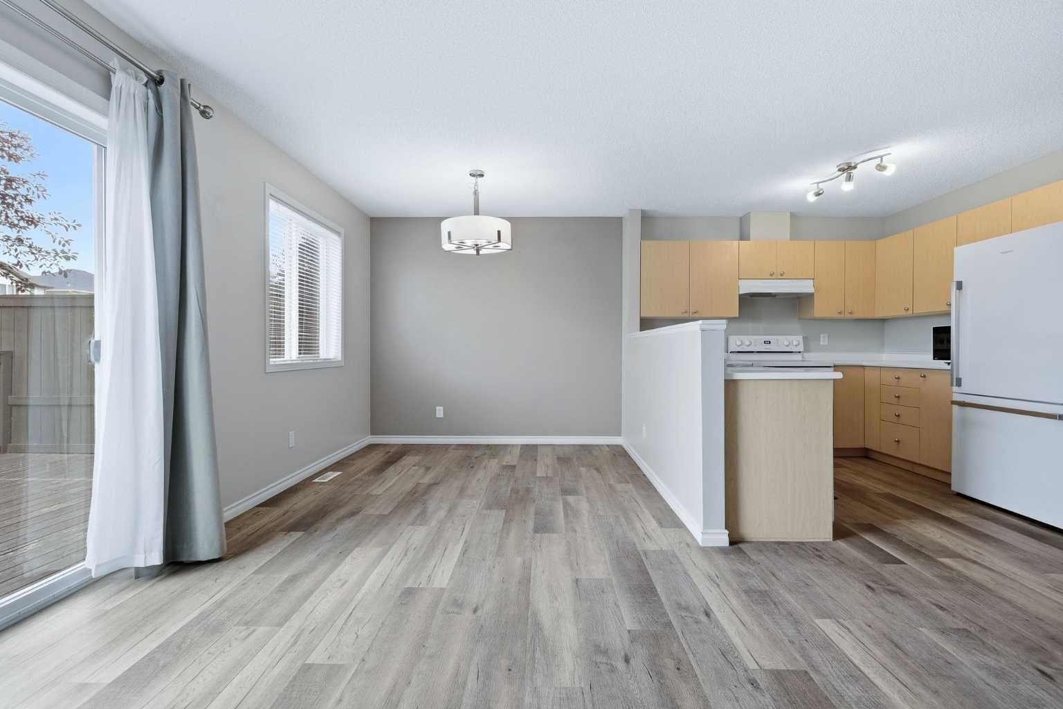 103, 760 Railway Gate SW