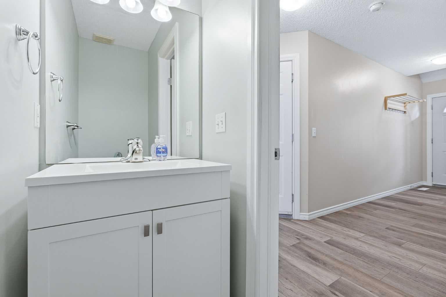 103, 760 Railway Gate SW