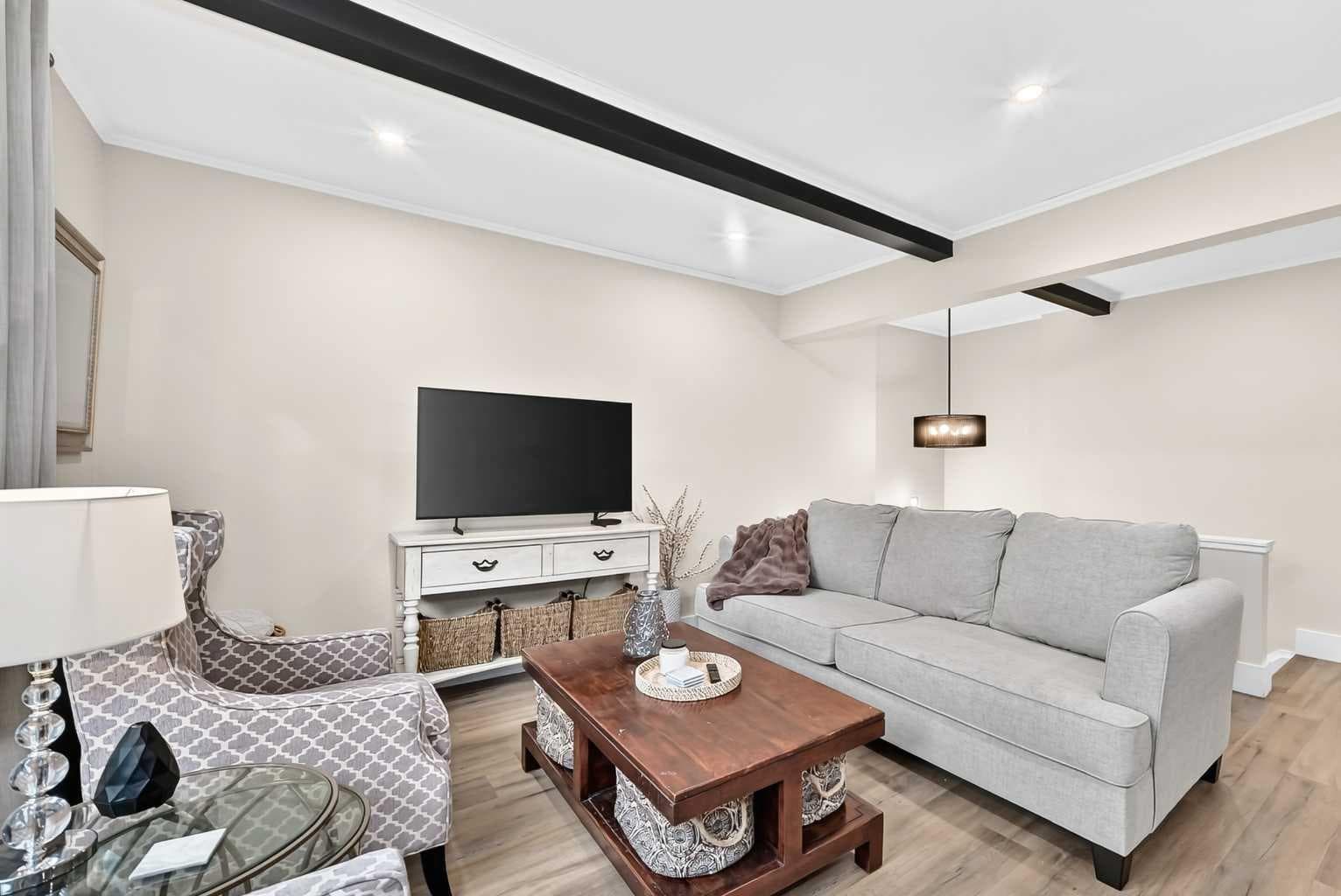 1702, 11010 Bonaventure Drive SE