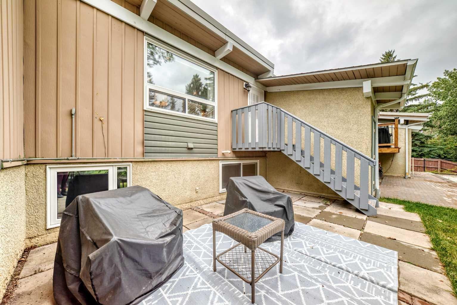 1702, 11010 Bonaventure Drive SE