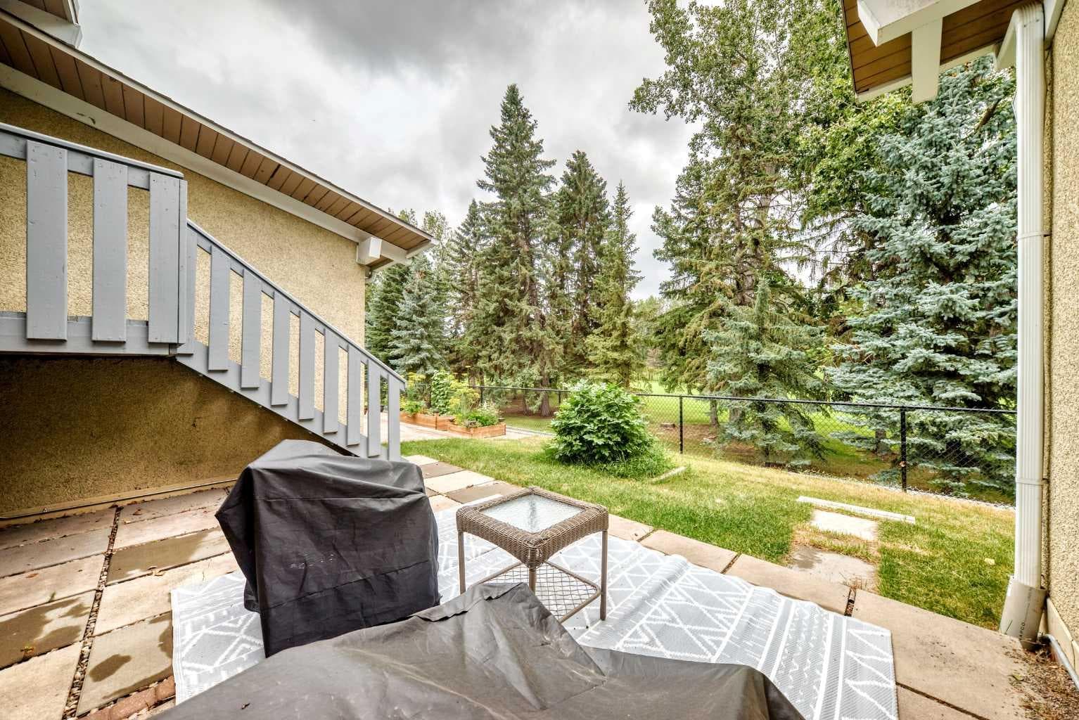 1702, 11010 Bonaventure Drive SE