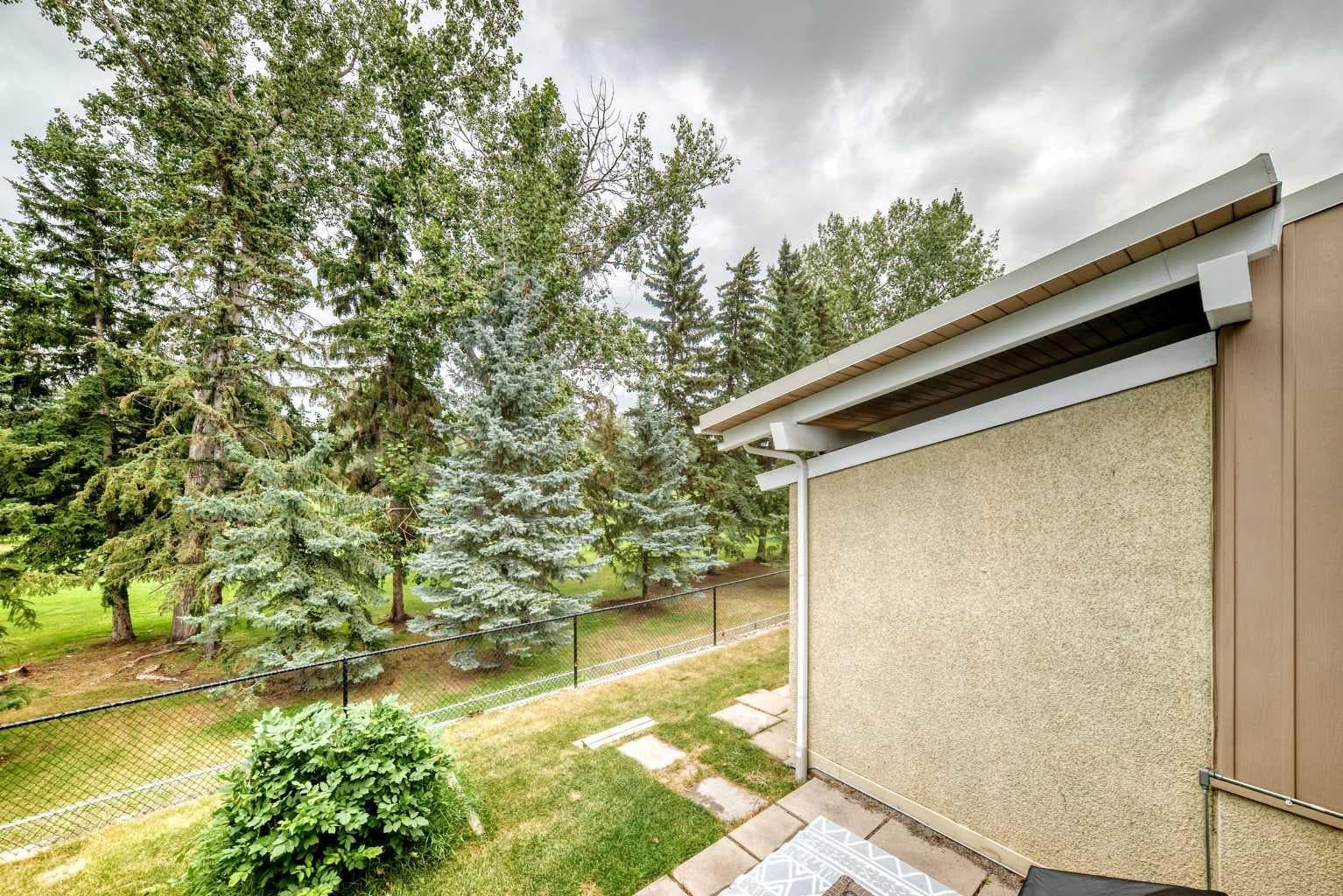 1702, 11010 Bonaventure Drive SE