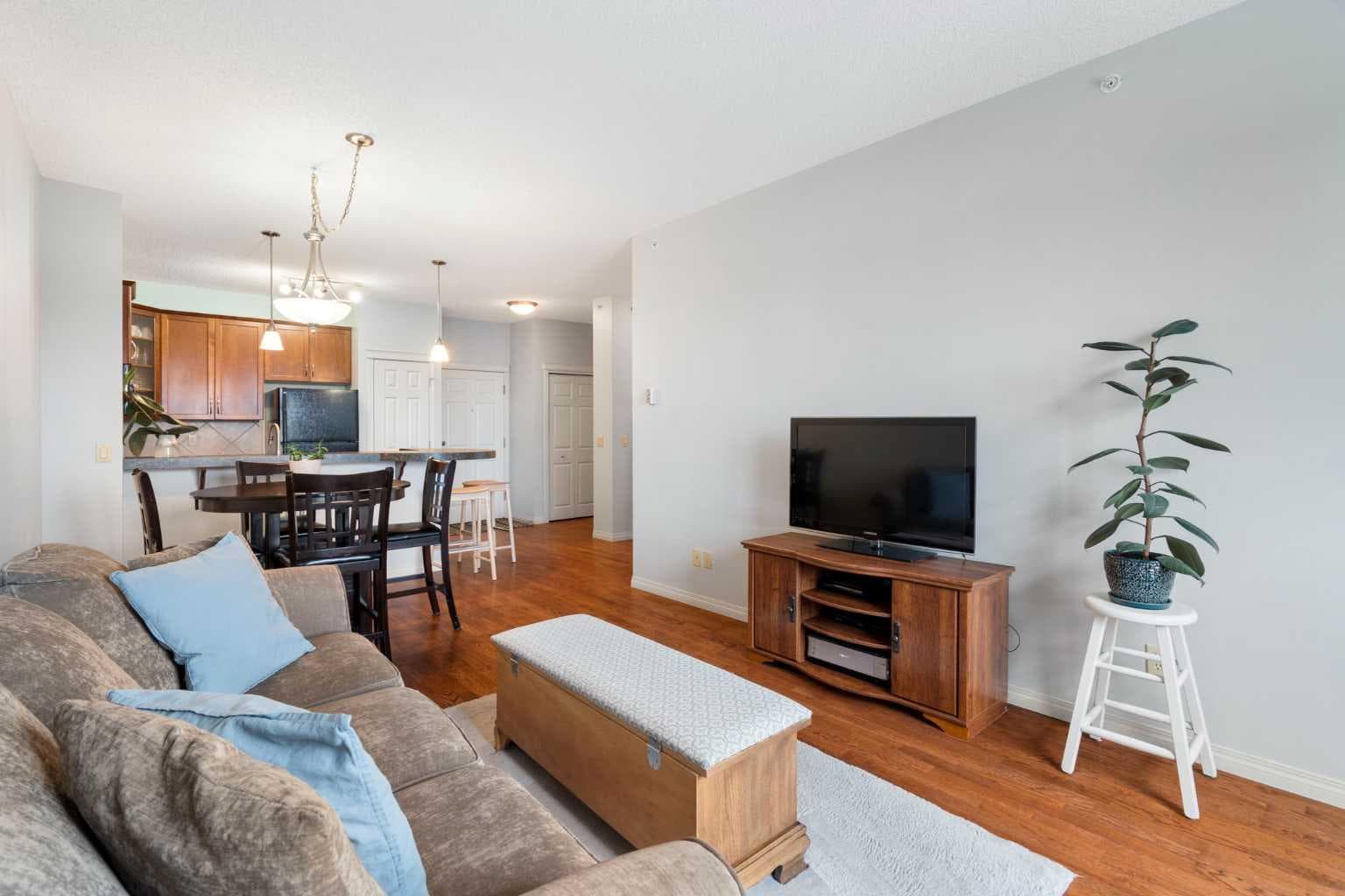 310, 25 Prestwick Drive SE