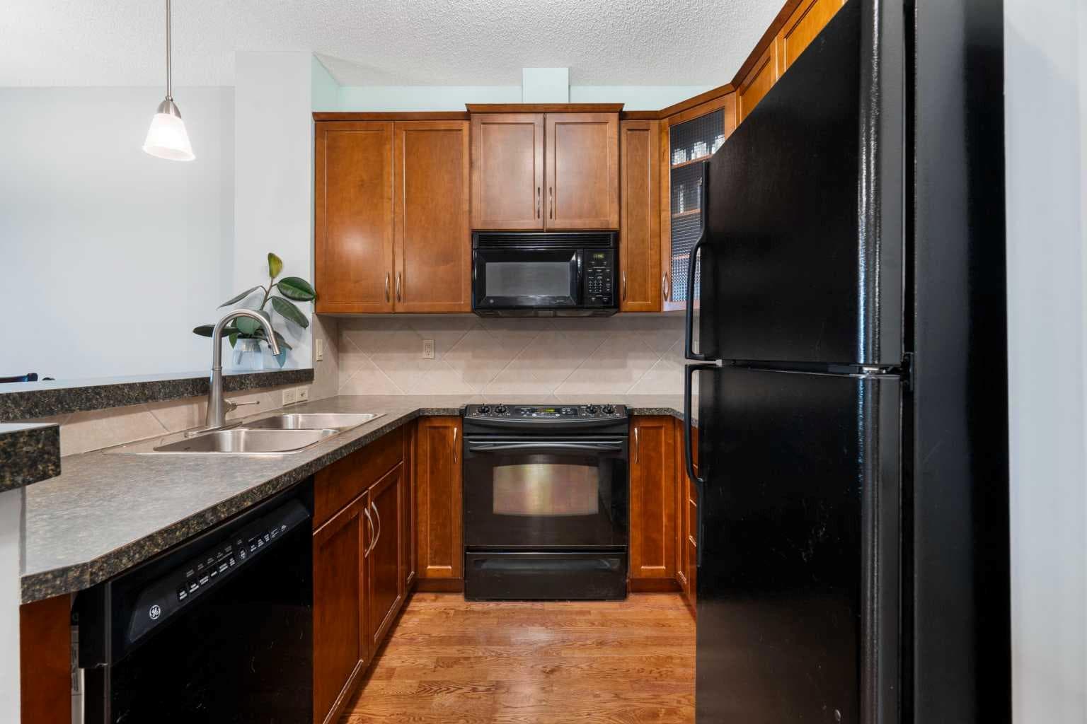 310, 25 Prestwick Drive SE