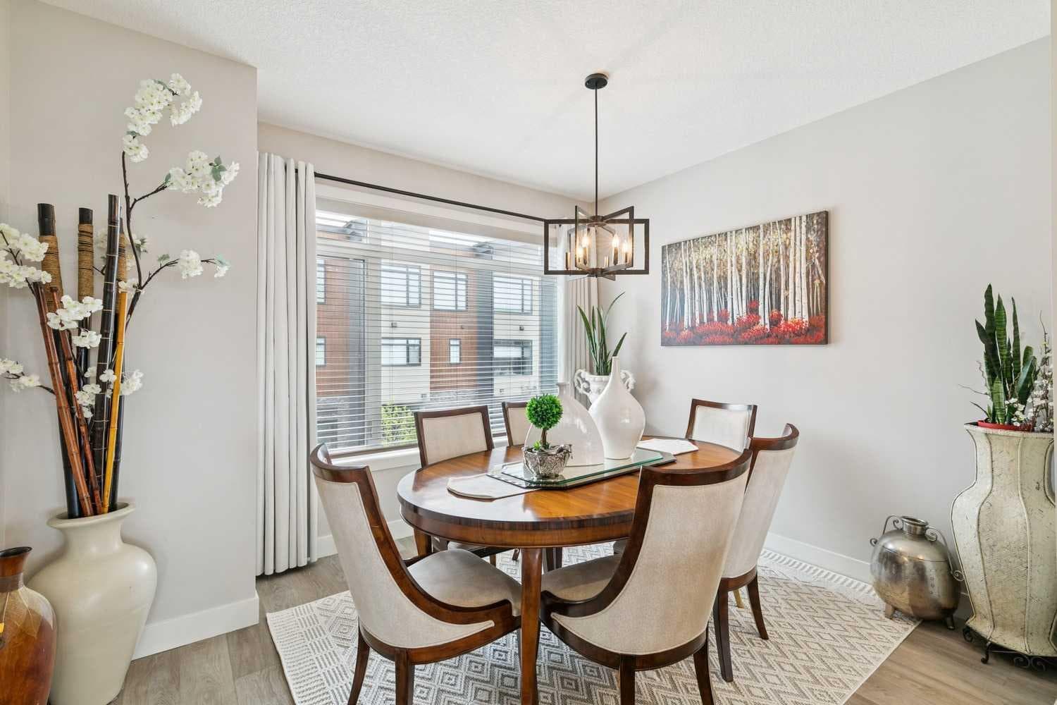 17 Royal Elm Green NW