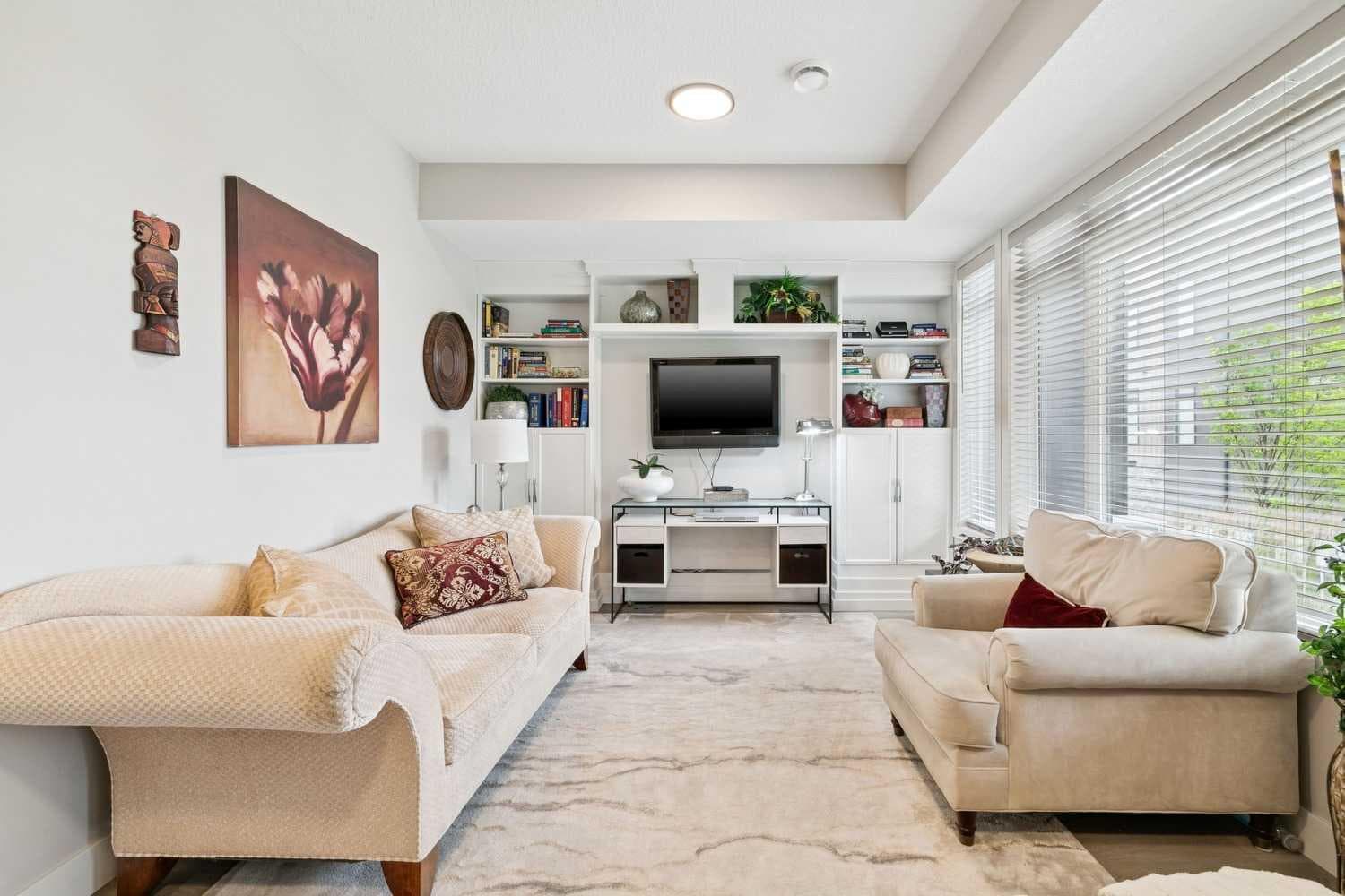17 Royal Elm Green NW