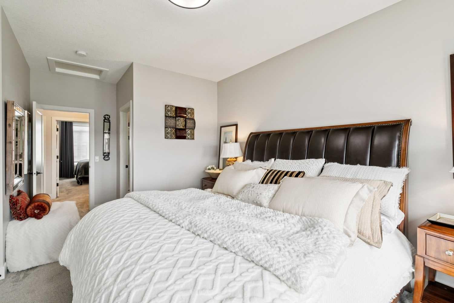 17 Royal Elm Green NW