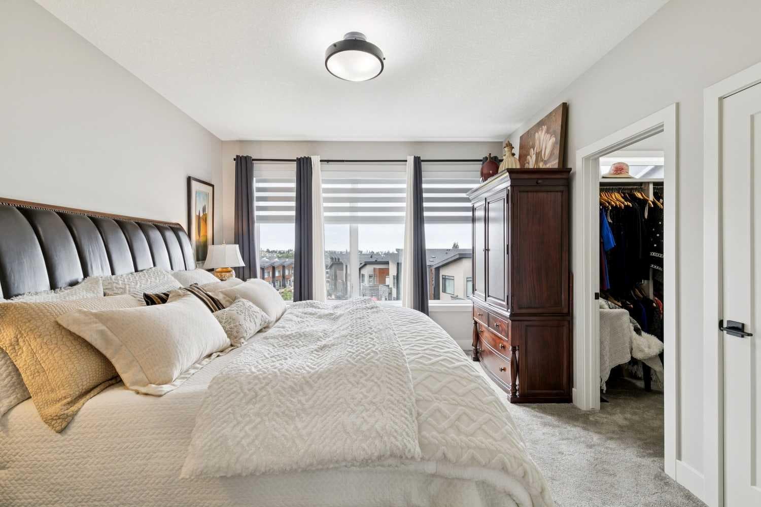 17 Royal Elm Green NW