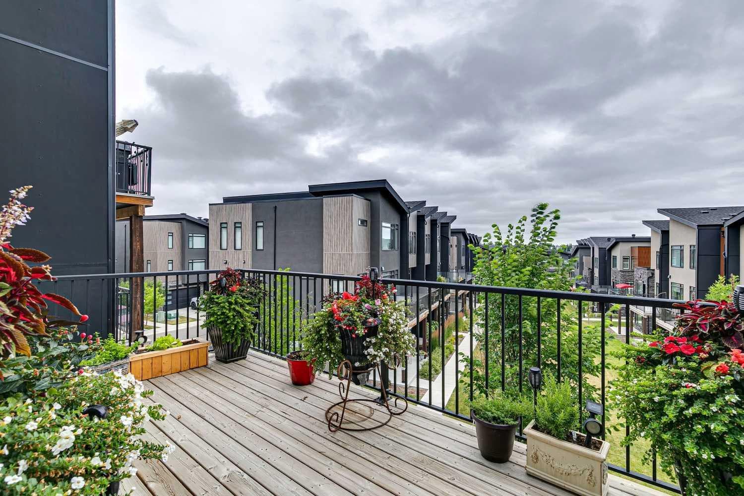 17 Royal Elm Green NW