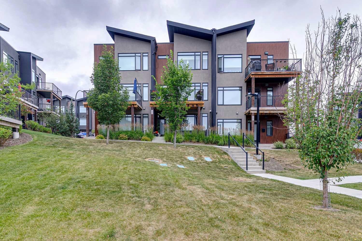 17 Royal Elm Green NW