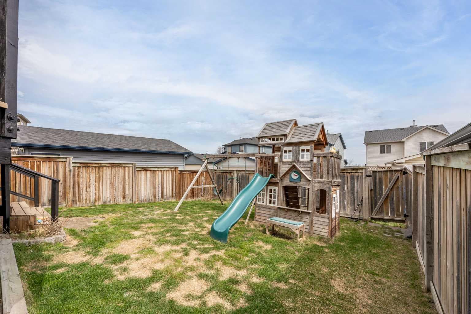 19 Covemeadow Crescent NE
