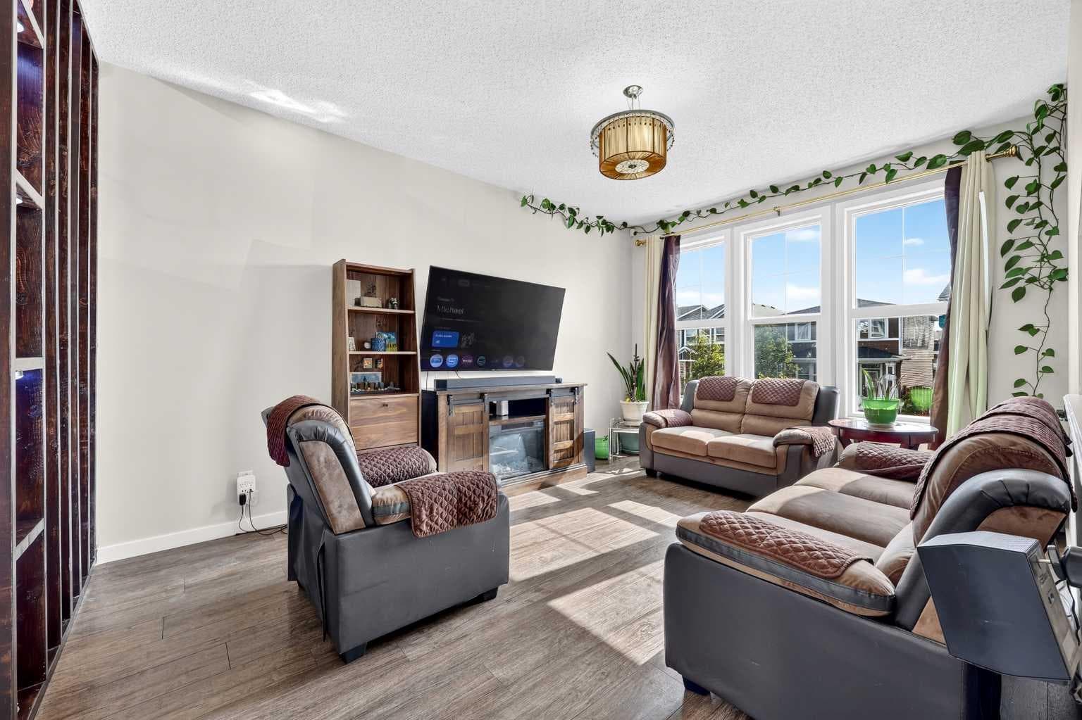 27 Red Embers Lane NE