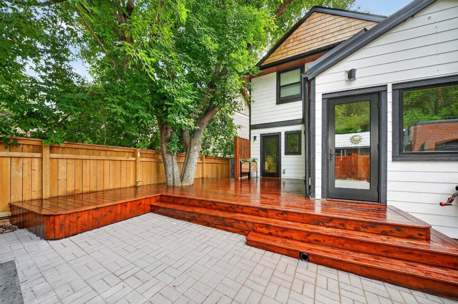 124 Garden Crescent SW