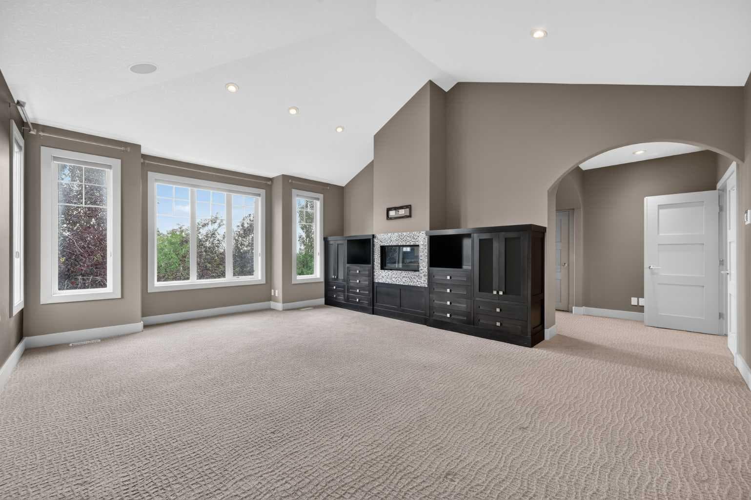 4 Aspen Cliff Close SW
