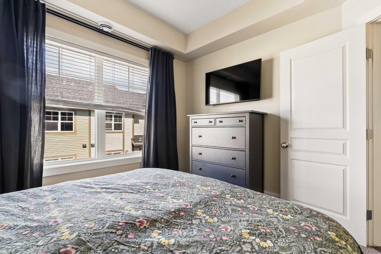 945 Mckenzie Towne Manor SE