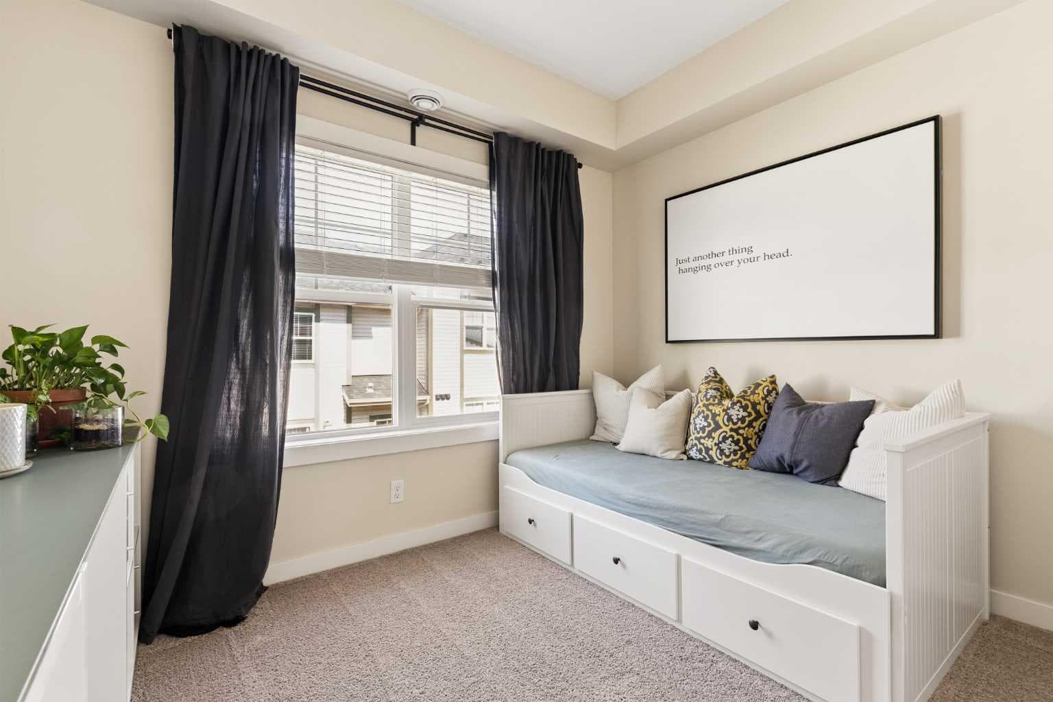 945 Mckenzie Towne Manor SE