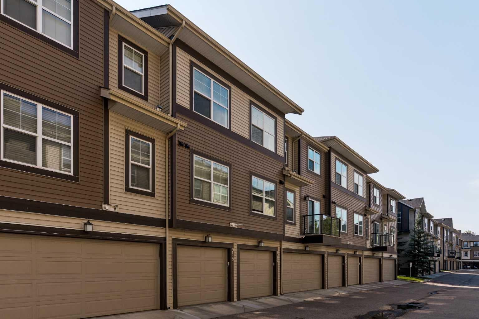 945 Mckenzie Towne Manor SE