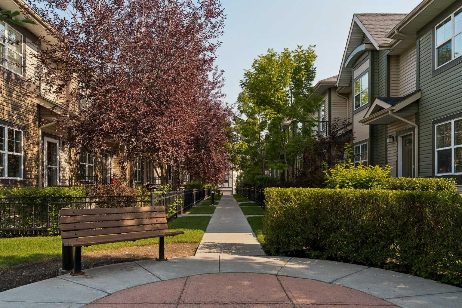 945 Mckenzie Towne Manor SE