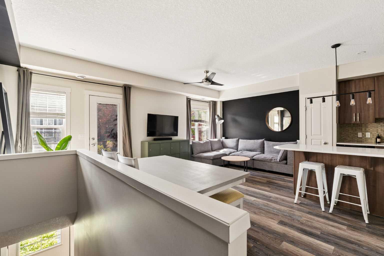 945 Mckenzie Towne Manor SE