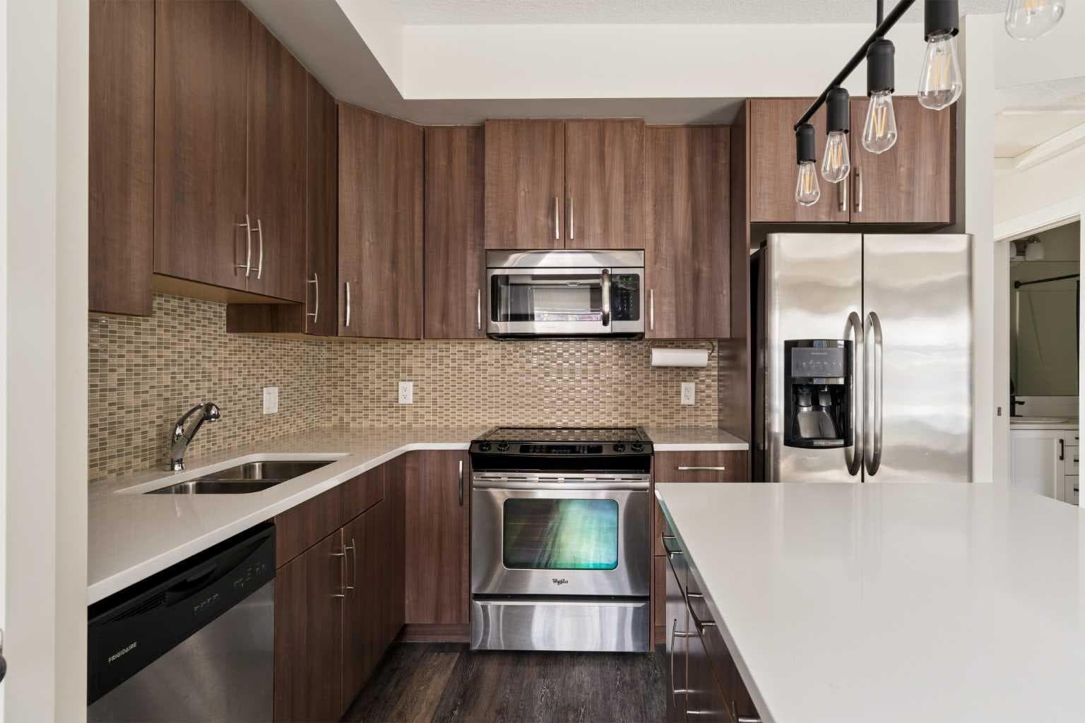 945 Mckenzie Towne Manor SE