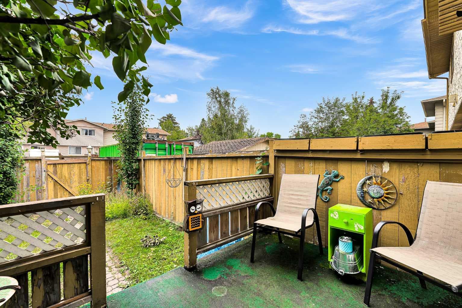151 Midbend Place SE