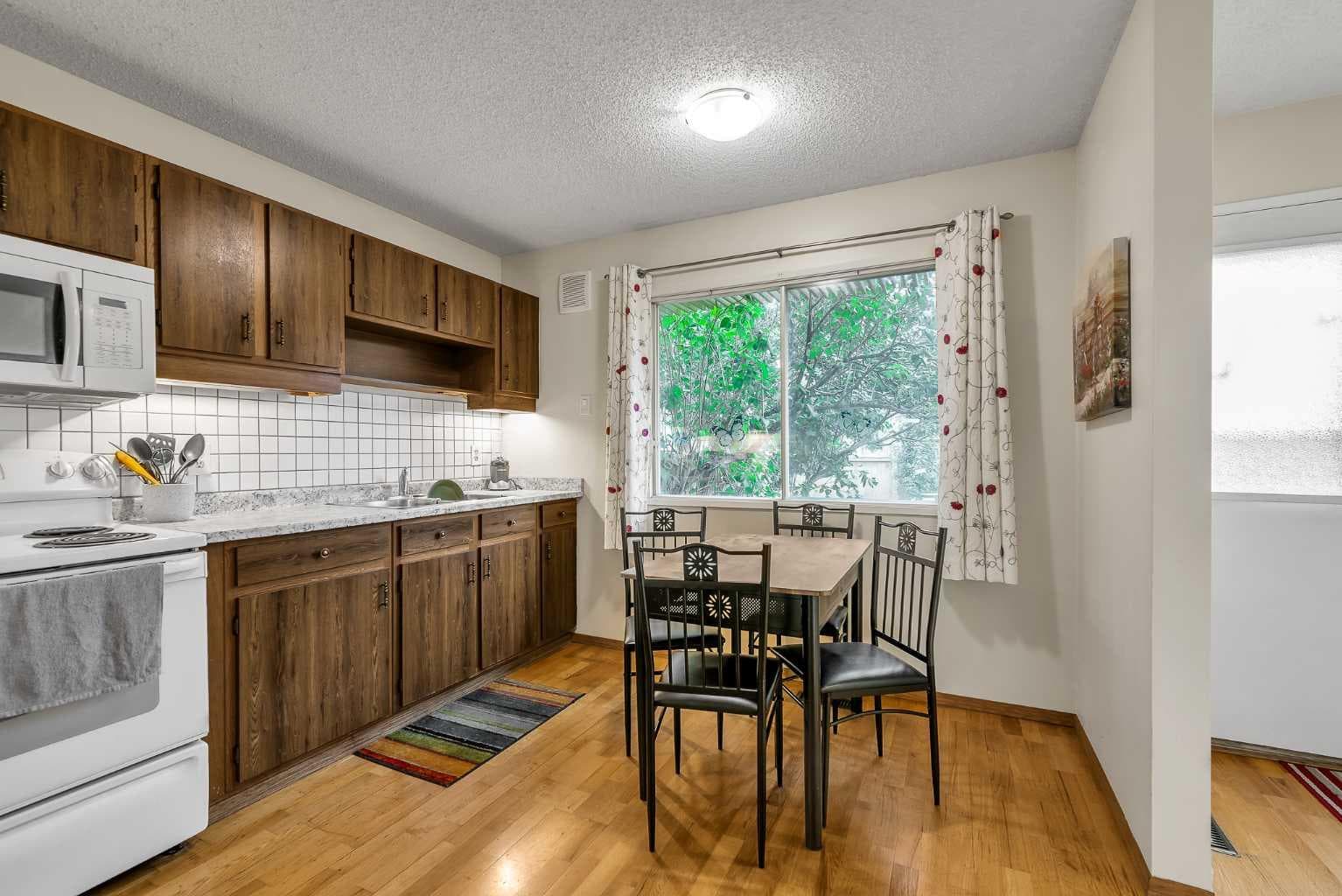 151 Midbend Place SE