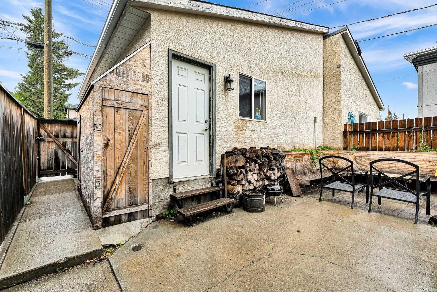 2807 29 Street SW