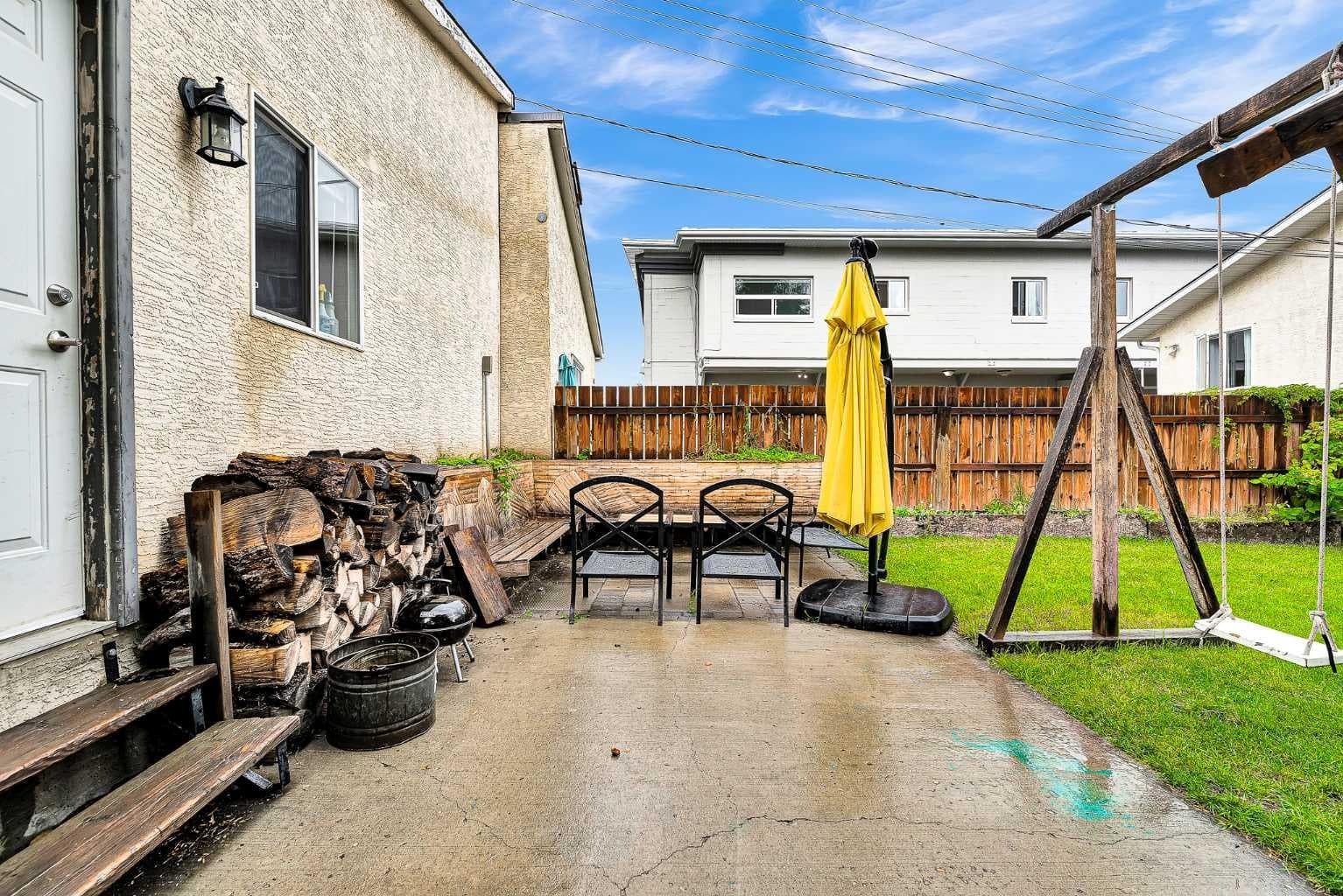 2807 29 Street SW