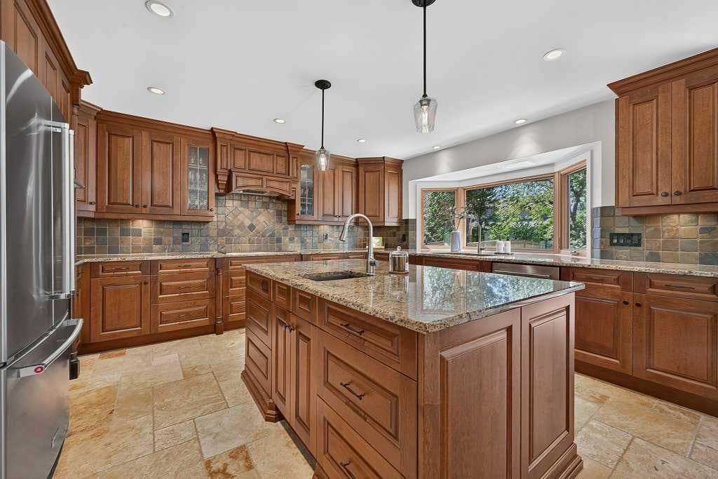 15 Woodacres Way SW