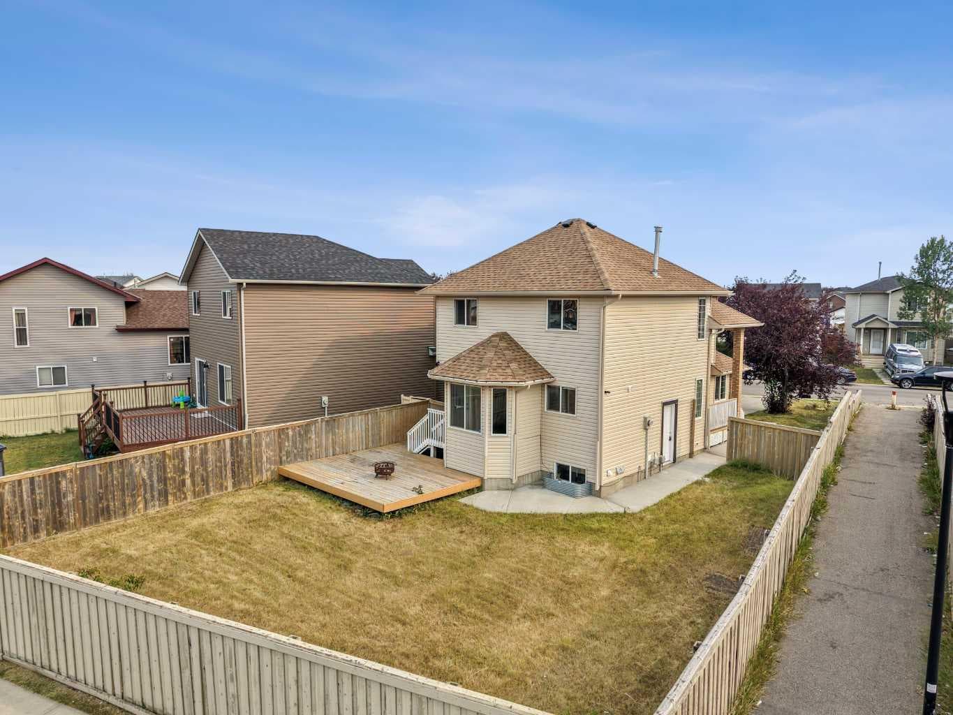 187 Martinvalley Crescent NE
