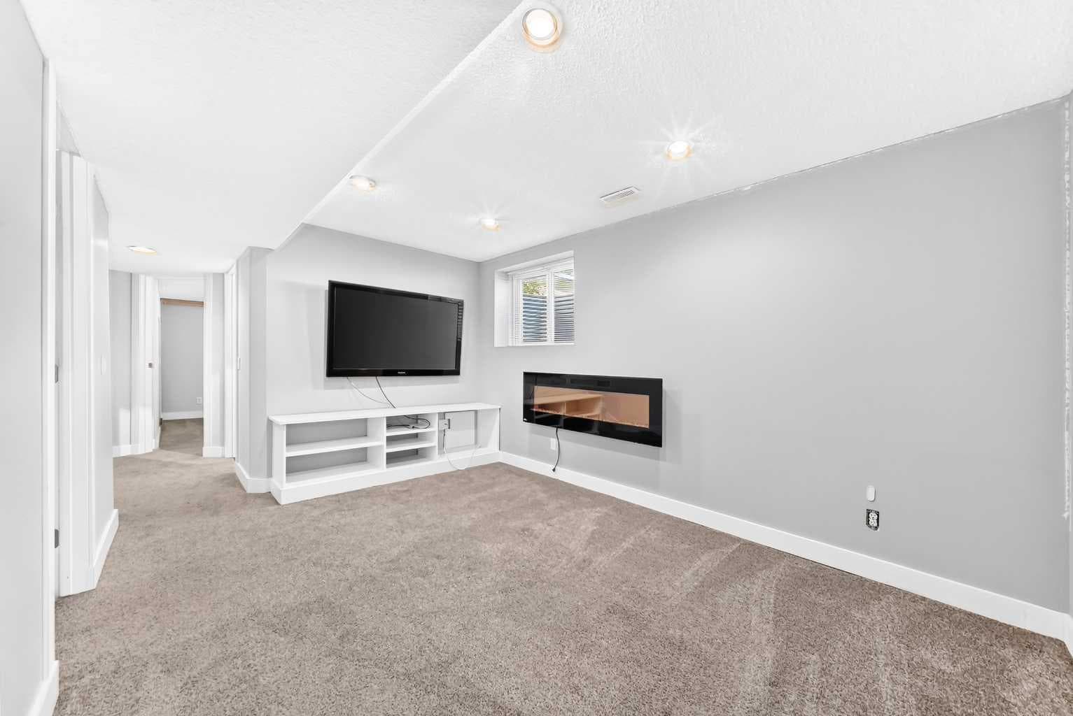 708 Tuscany Drive NW