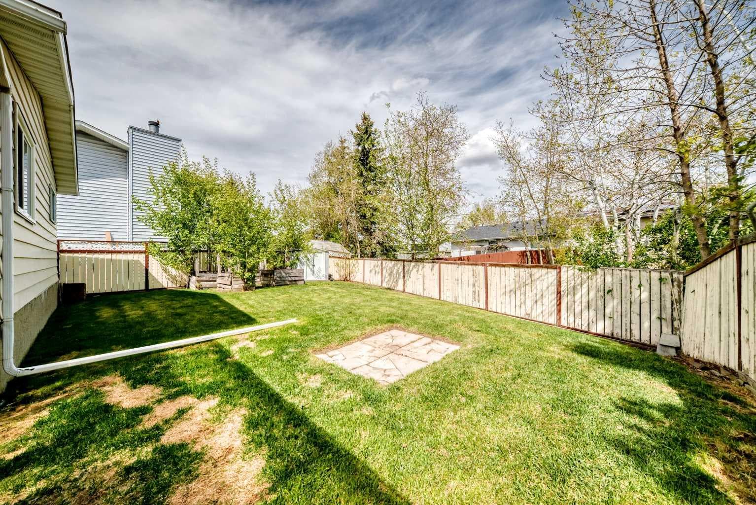 11 Huntstrom Place NE