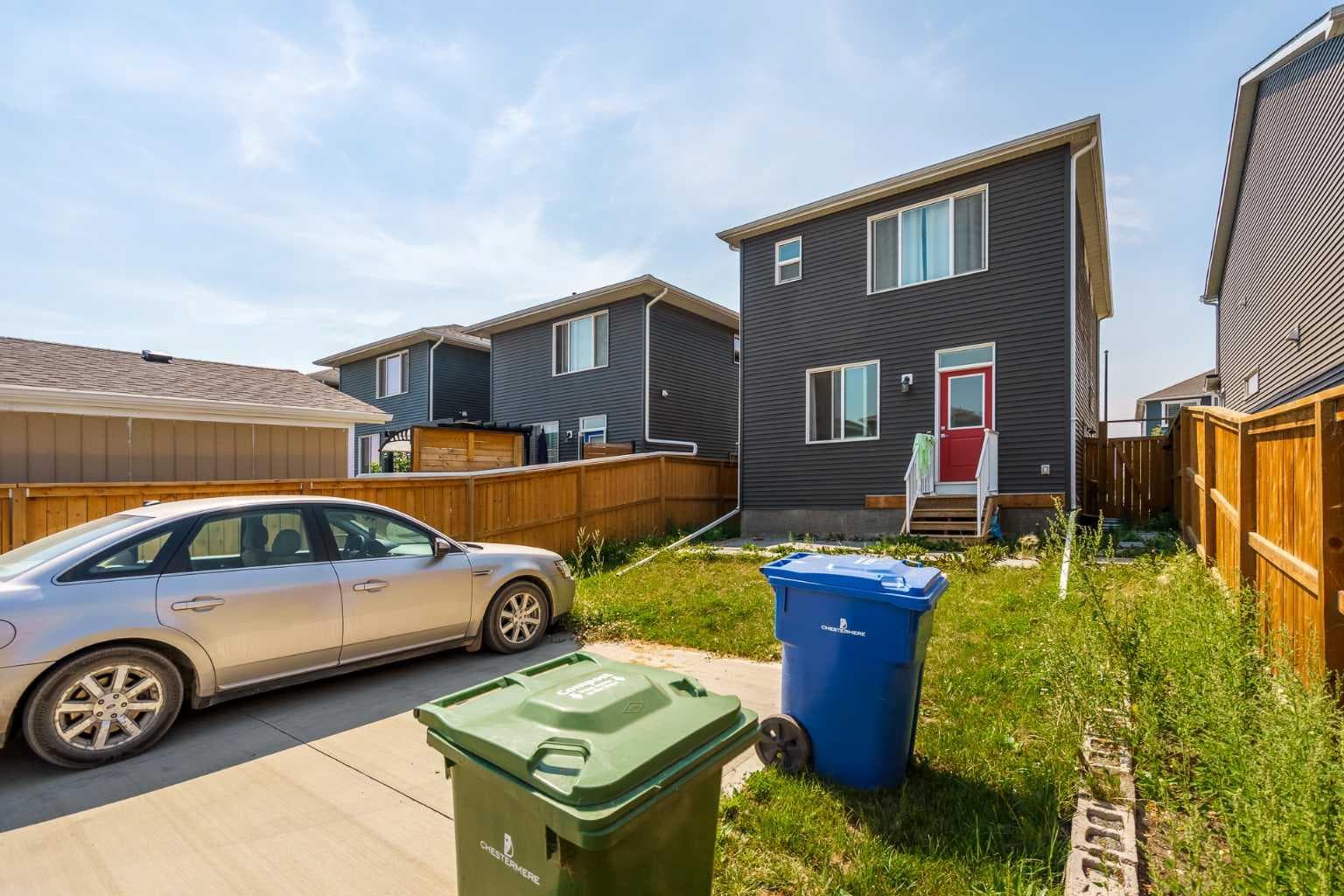 352 Chelsea Passage W